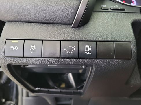 Used 2022 Toyota Camry LE FWD image 29