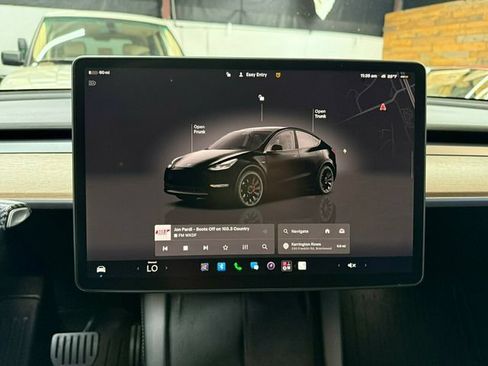 Used 2022 Tesla Model Y Performance AWD/4WD image 11