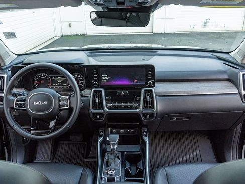 Used 2023 Kia Sorento X-Line EX image 24
