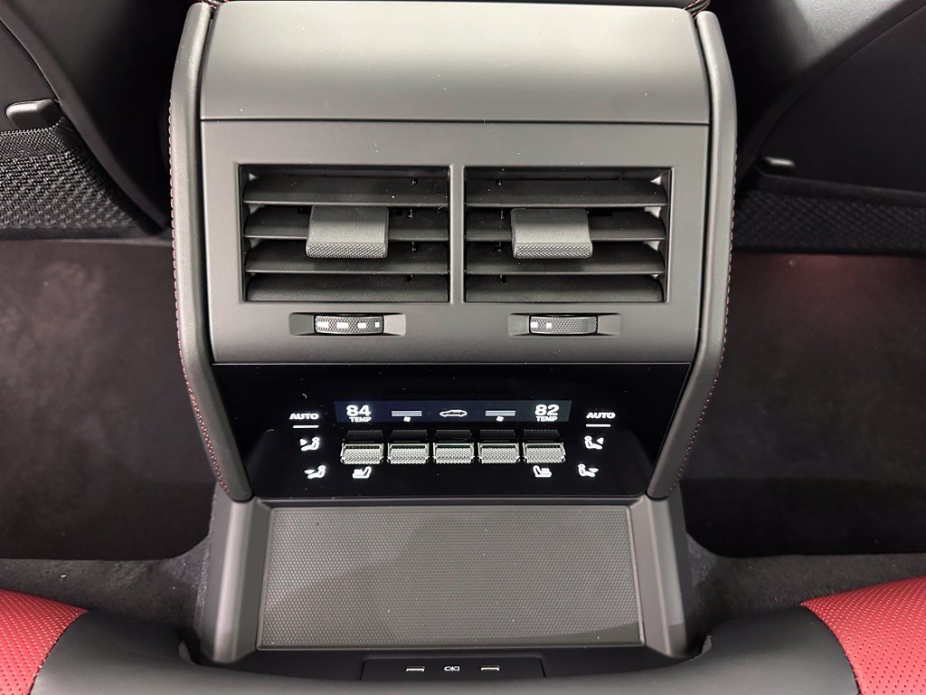 Used 2026 Porsche Panamera RWD image 41