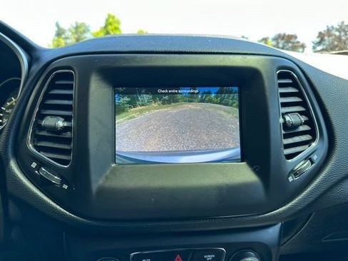 Used 2018 Jeep Compass Latitude w/ Popular Equipment Group AWD/4WD image 32