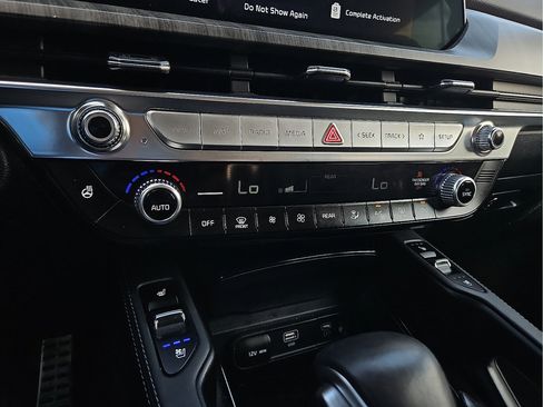 Used 2024 Kia Telluride SX w/ Towing Package AWD/4WD image 17