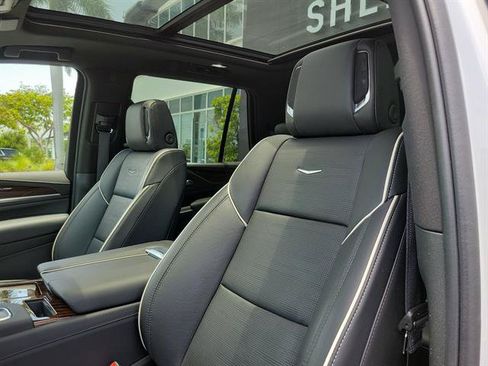 Certified 2023 Cadillac Escalade Premium Luxury AWD/4WD image 39