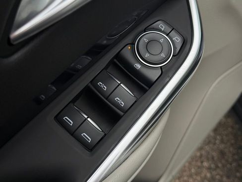 Used 2023 Cadillac XT4 Luxury w/ Driver Awareness Package FWD image 17