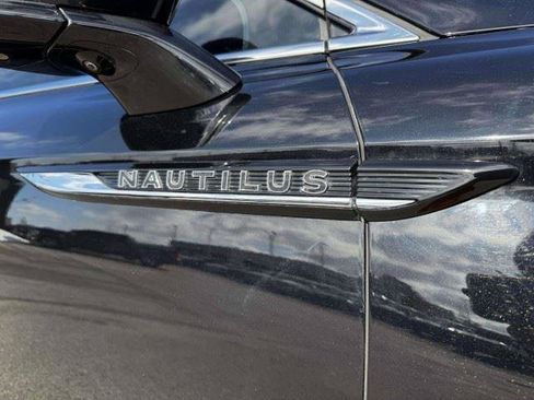 Used 2019 Lincoln Nautilus Black Label AWD/4WD image 11