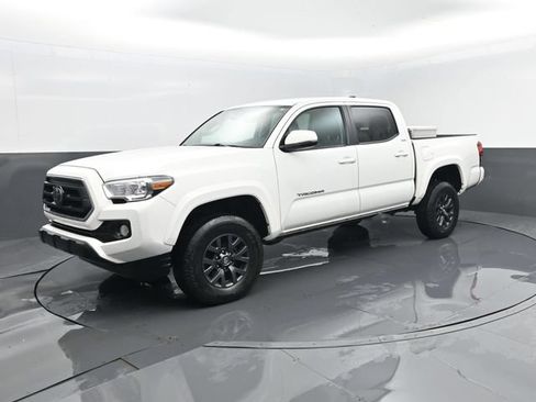 Used 2022 Toyota Tacoma SR5 w/ Technology Package AWD/4WD image 1