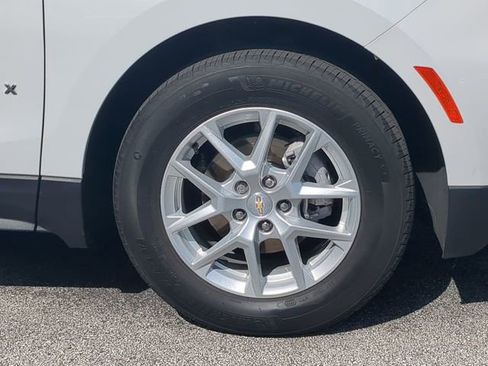 Used 2022 Chevrolet Equinox LS image 11