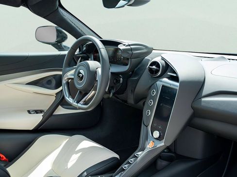 New 2026 McLaren 750S RWD image 48