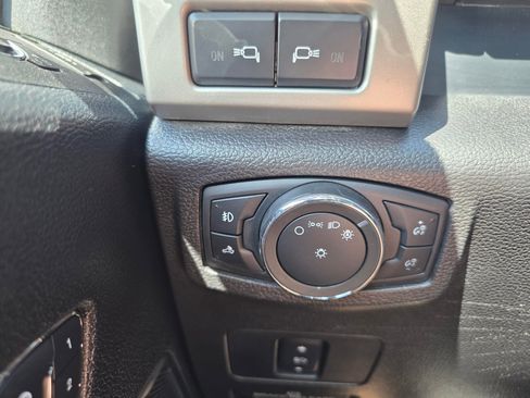 Used 2017 Ford F250 Lariat w/ Lariat Value Package AWD/4WD image 20