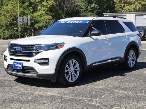 Used 2020 Ford Explorer XLT w/ Equipment Group 202A image 4