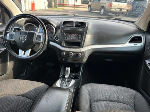 Used 2018 Dodge Journey SE w/ Popular Equipment Group image 11