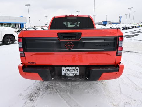 Certified 2025 Nissan Frontier PRO-4X image 7