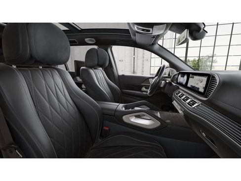 Certified 2026 Mercedes-Benz Maybach GLS 600 4MATIC image 4