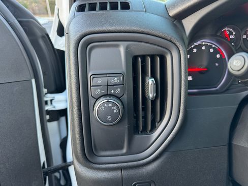 Used 2024 Chevrolet Silverado 2500 Custom w/ Custom Value Package image 22