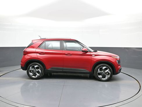 Certified 2023 Hyundai Venue Limited FWD image 5