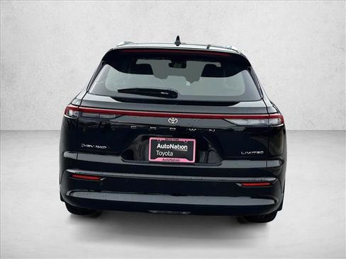 New 2025 Toyota Crown Signia image 6