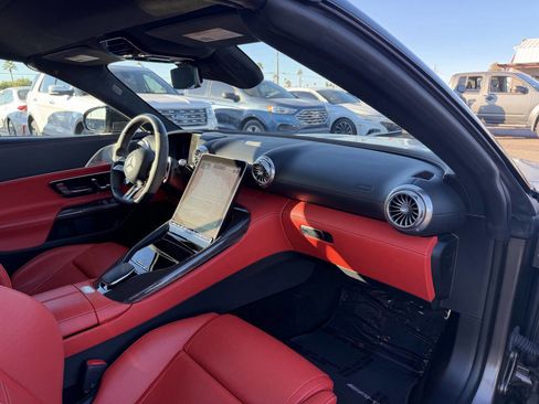 Used 2022 Mercedes-Benz SL 63 AMG 4MATIC image 34