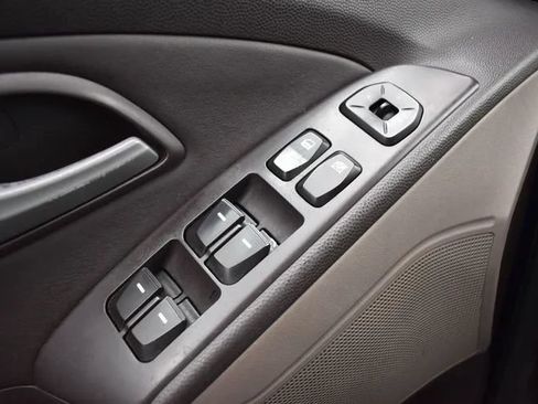 Used 2011 Hyundai Tucson GLS FWD image 21