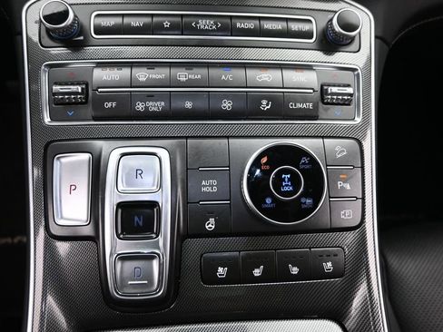 Used 2023 Hyundai Santa Fe Limited AWD/4WD image 17