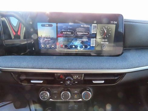 Used 2025 Nissan Kicks SV image 23