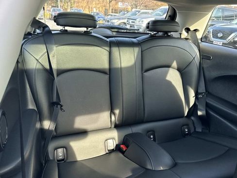 Used 2023 MINI Cooper 2-Door Hardtop image 27