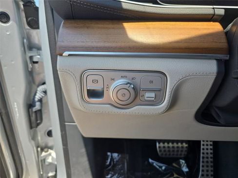 Used 2020 Mercedes-Benz GLS 580 4MATIC image 33
