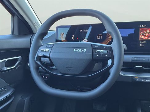 New 2025 Kia K4 LXS image 19