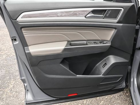 Used 2023 Volkswagen Atlas Cross Sport SE w/ Black Wheel Package image 26