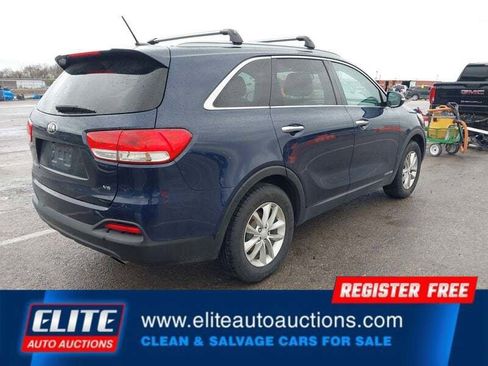 Used 2017 Kia Sorento LX image 7