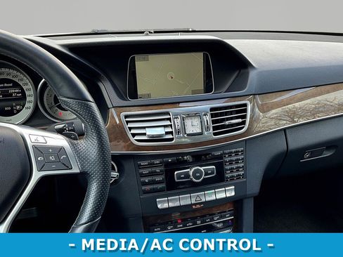 Used 2014 Mercedes-Benz E 350 4MATIC Sedan image 10