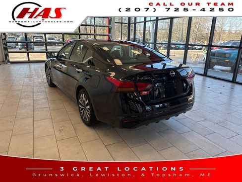 Used 2023 Nissan Altima 2.5 SV image 3