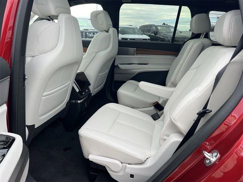 New 2026 Cadillac Vistiq Sport image 28