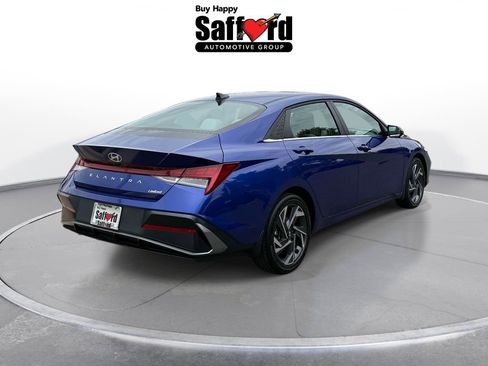 Used 2025 Hyundai Elantra Limited FWD image 11