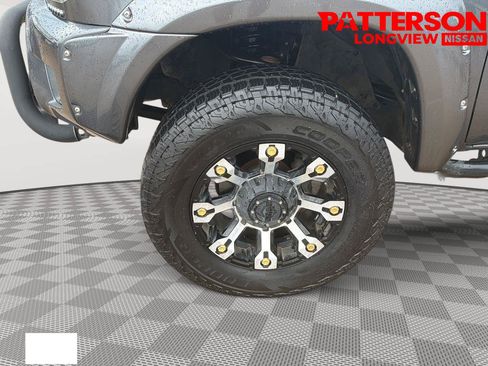 Used 2015 Toyota Tacoma 4x4 Double Cab w/ TRD Sport Package image 5