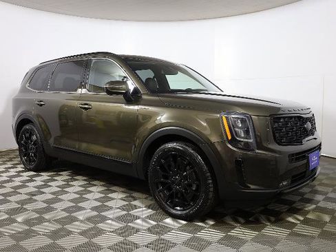 Used 2021 Kia Telluride SX w/ SX Prestige Package image 4