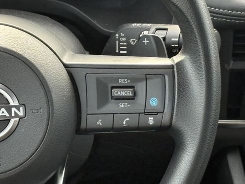 Used 2024 Nissan Rogue SV image 10