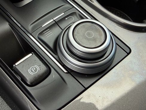 Used 2018 Maserati Ghibli RWD image 27