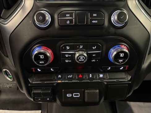 Used 2021 GMC Sierra 1500 SLE image 16