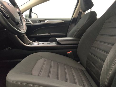 Used 2020 Ford Fusion SE FWD image 17