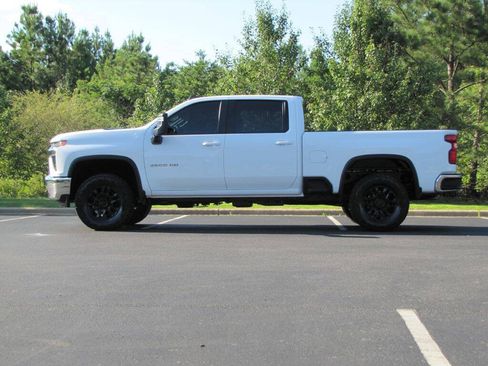 Used 2022 Chevrolet Silverado 2500 LT w/ Fleet Comfort Package AWD/4WD image 5