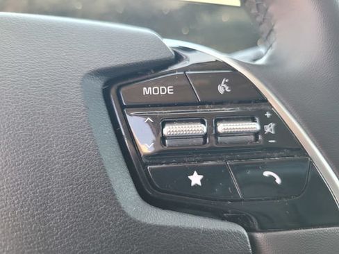Used 2025 Kia Niro EX FWD image 26