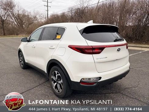 Used 2022 Kia Sportage LX image 3