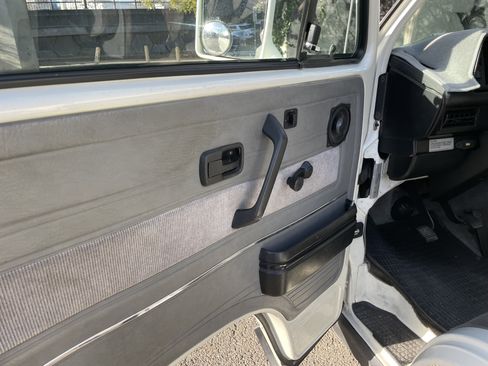 Used 1990 Volkswagen Vanagon GL image 16