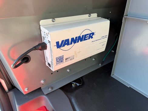 Used 2020 Ford Transit Connect XL image 17