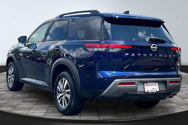 Used 2026 Nissan Pathfinder SL FWD image 4