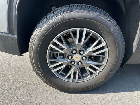 Used 2026 Chevrolet Traverse LT w/ LPO, Floor Liner Package FWD image 5