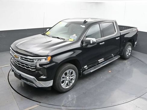 Used 2022 Chevrolet Silverado 1500 LTZ w/ LTZ Convenience Package II AWD/4WD image 16
