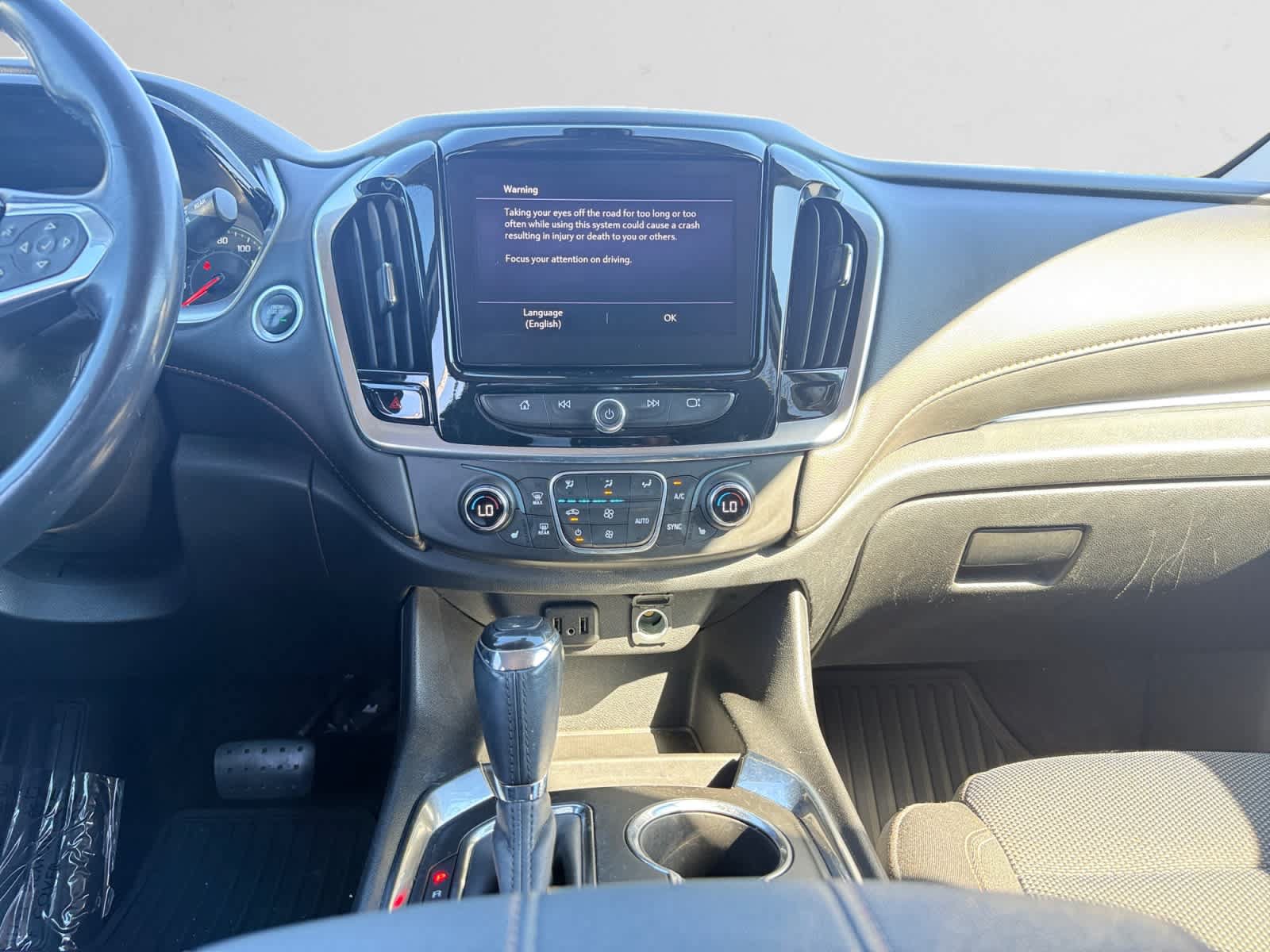 Used 2020 Chevrolet Traverse LT FWD image 11