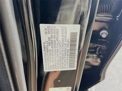 Certified 2025 Honda Pilot Sport image 18