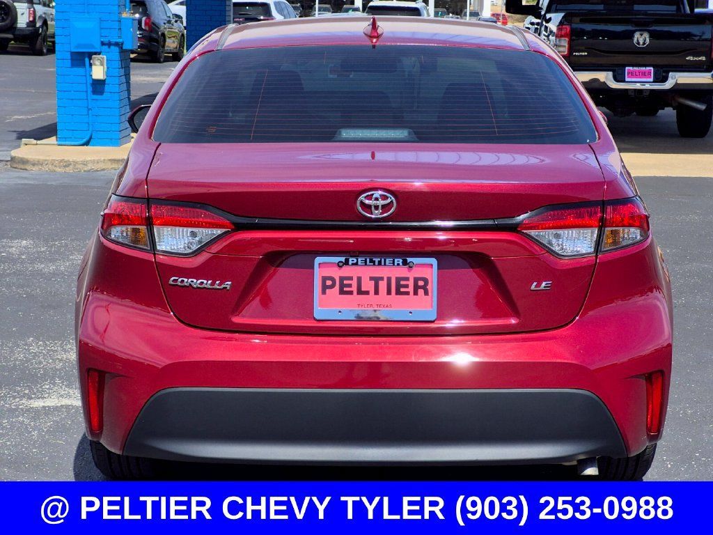 Used 2025 Toyota Corolla LE FWD image 4